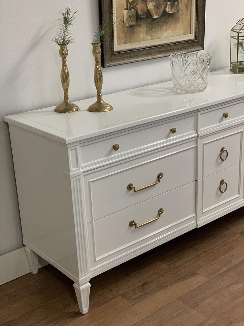 Henredon White Lacquer Solid Wood Dresser McKenna Design Co. Henredon White Lacquer Solid Wood Dresser McKenna Design Co.